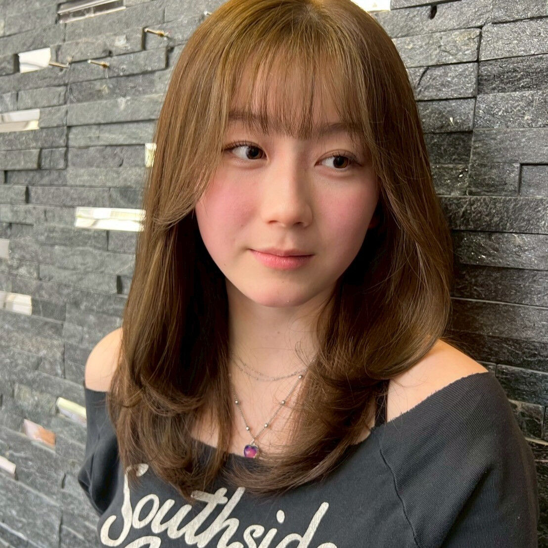 こんにちは、皆様！美しさと健康な髪を求める皆様に、最高のヘア