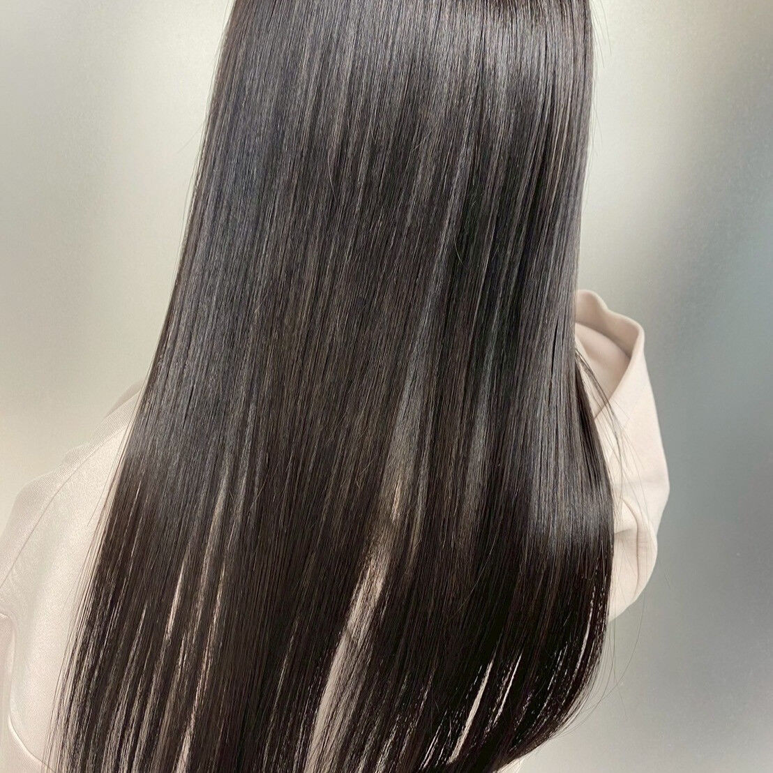 🌟皆様、こんにちは！美しい髪を保つためには、定期的な美容室で