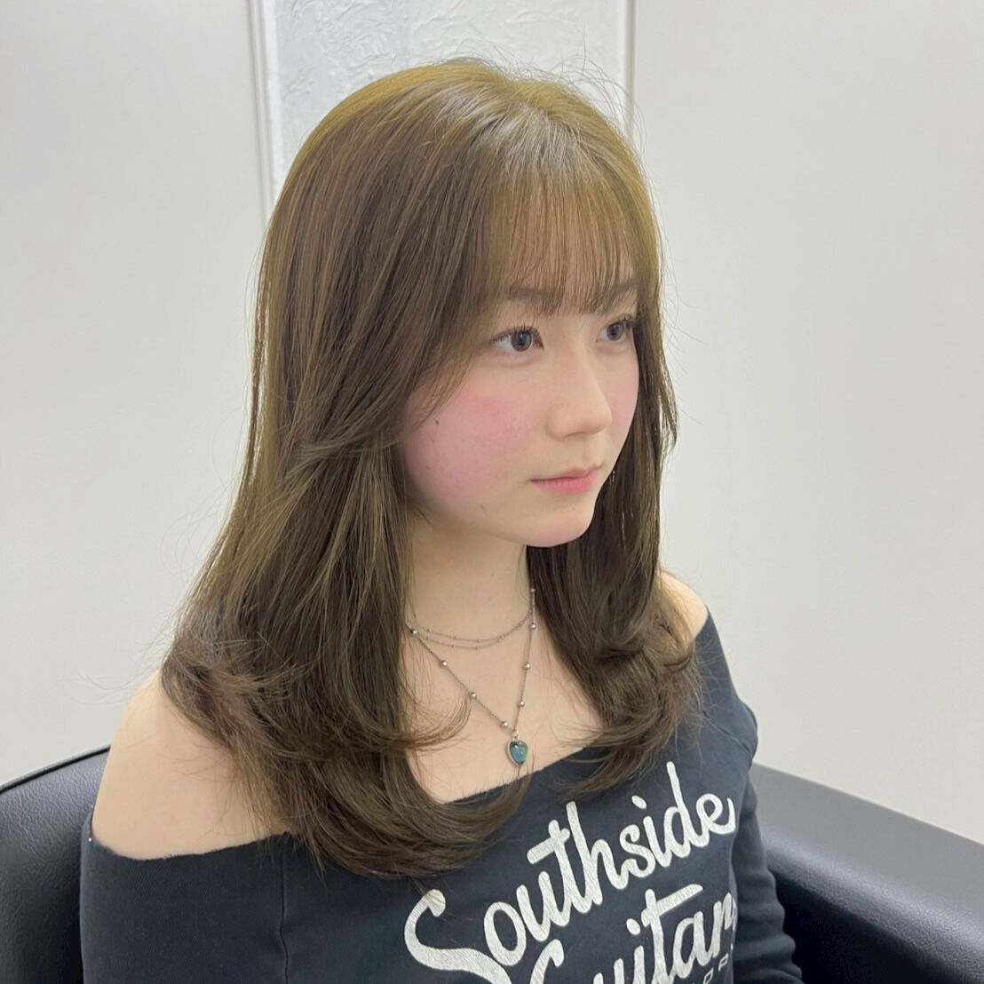 美容院の予約をして、少し新しい自分を見つけませんか？カットや