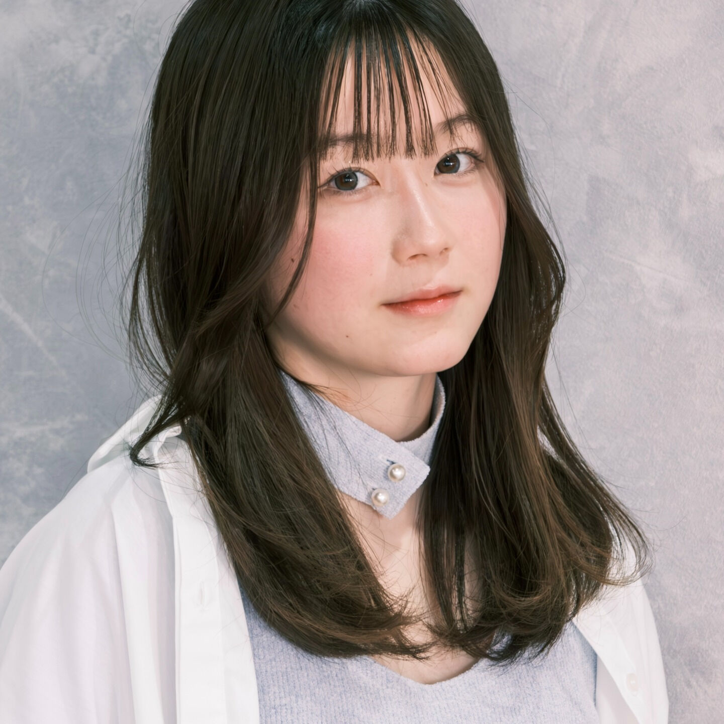 美容院での基本的なメニューとして人気のある「カット」、「カラ