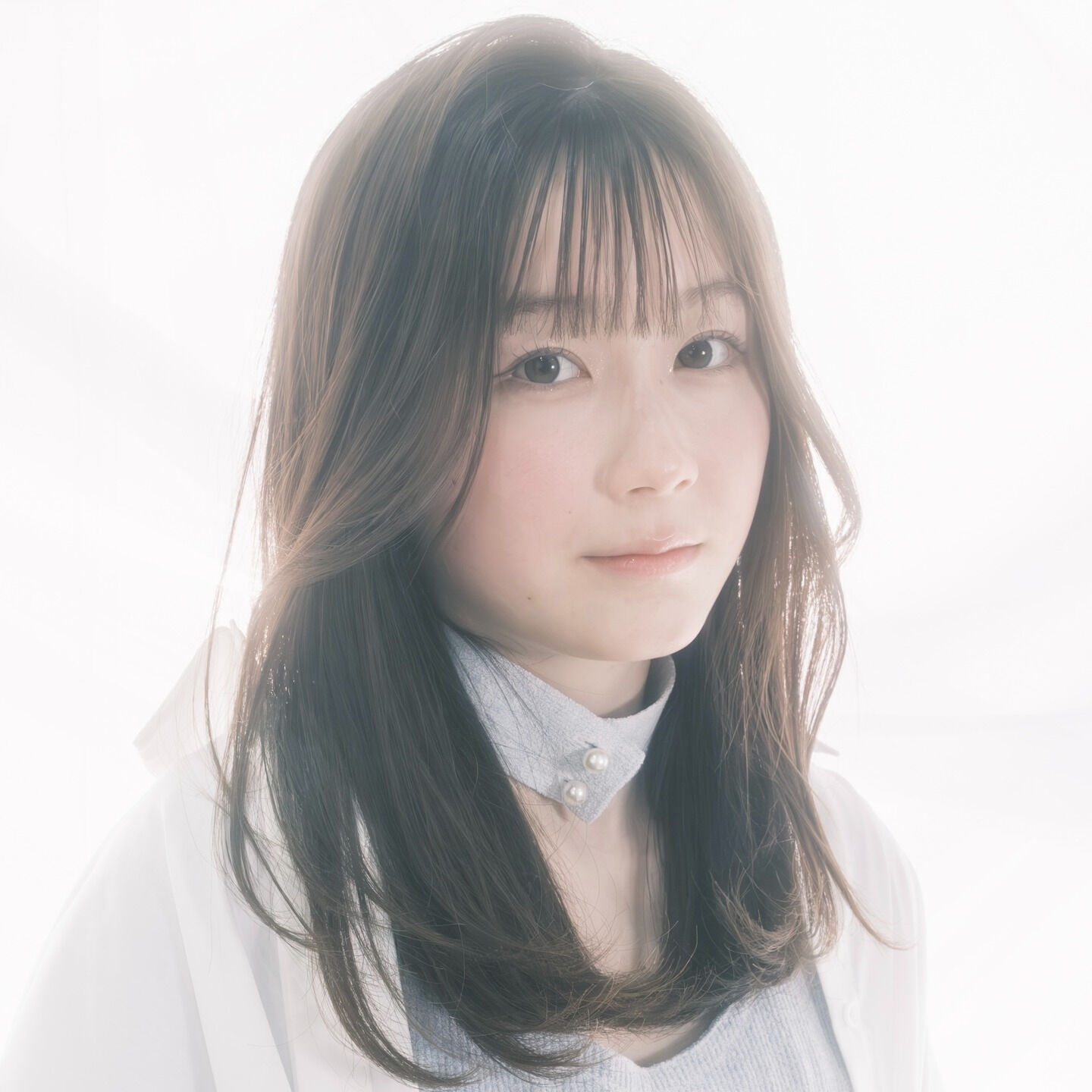 レイヤーカットは、ヘアスタイルに動きとボリュームを与えるため