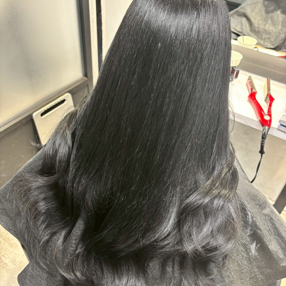 秋も深まり、ヘアスタイルを新たにしたいと感じる方が増えている