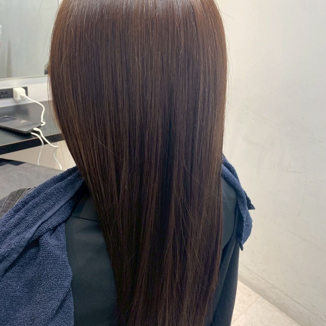 美容室でのカットは、ただ髪を短くするだけでなく、自分自身をリ