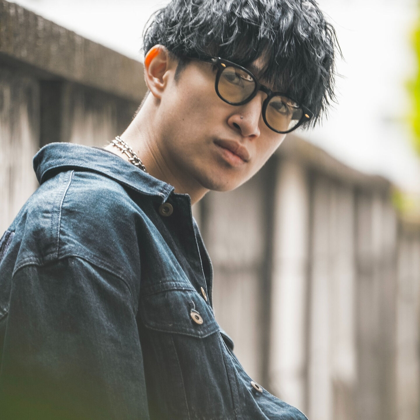 冬の訪れとともに、ヘアスタイルに変化を加える絶好のタイミング