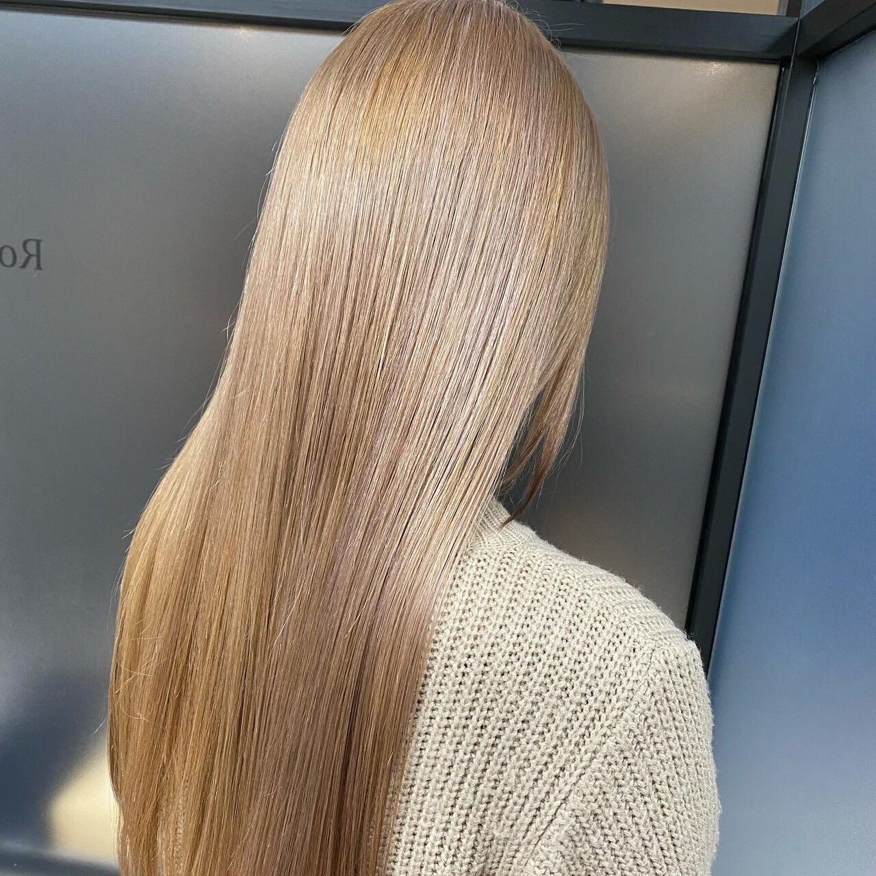 春の訪れとともに、新しいヘアカラーで気分を一新するのはいかが